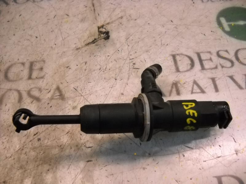 Recambio de bomba embrague para renault clio ii fase ii (b/cb0) campus referencia OEM IAM   