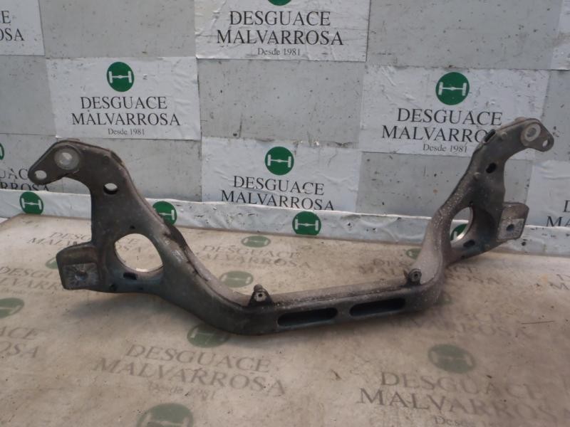 Recambio de travesaño inferior para volkswagen touareg (7la) 2.5 tdi referencia OEM IAM 7L6199207  