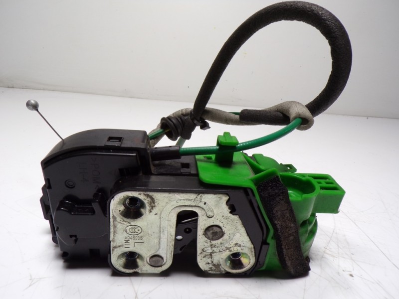 Recambio de cerradura puerta trasera izquierda para hyundai i40 1.7 crdi cat referencia OEM IAM  814103Z000 