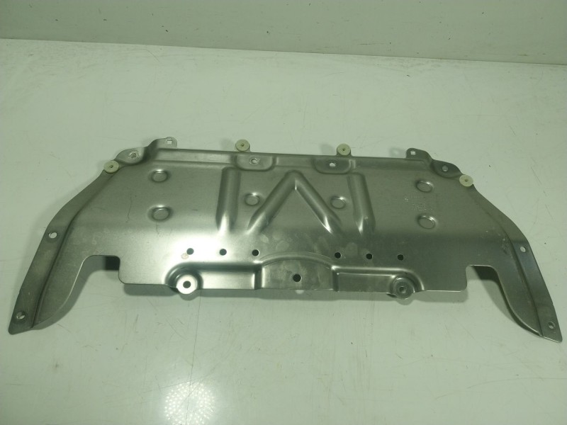 Recambio de cubrecarter para bmw 8 descapotable (g14, f91) 840 i xdrive referencia OEM IAM 31146868620 6868620 