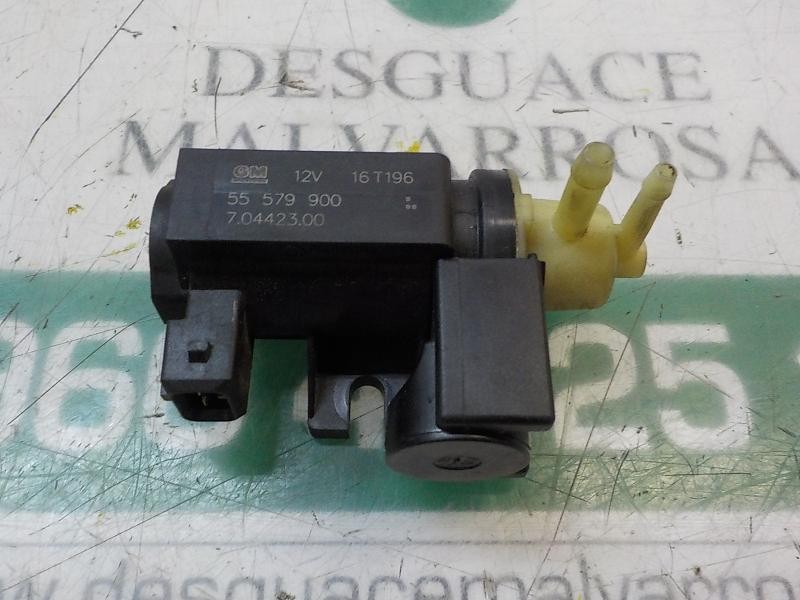 Recambio de valvula aire adicional para opel insignia berlina edition referencia OEM IAM 55575611 55579900 