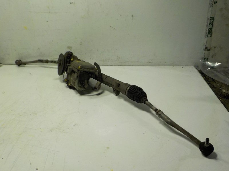 Recambio de cremallera direccion para peugeot 207 1.6 16v hdi referencia OEM IAM 4001F8  