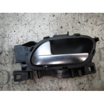 MANETA INTERIOR TRASERA IZQUIERDA 