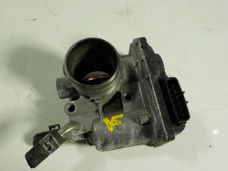Recambio de caja mariposa para toyota auris 1.4 turbodiesel cat referencia OEM IAM  261000N020 