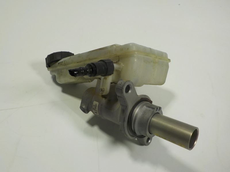 Recambio de bomba freno para ford focus lim. (cb8) 1.0 ecoboost cat referencia OEM IAM 2372573 BV612C246A 