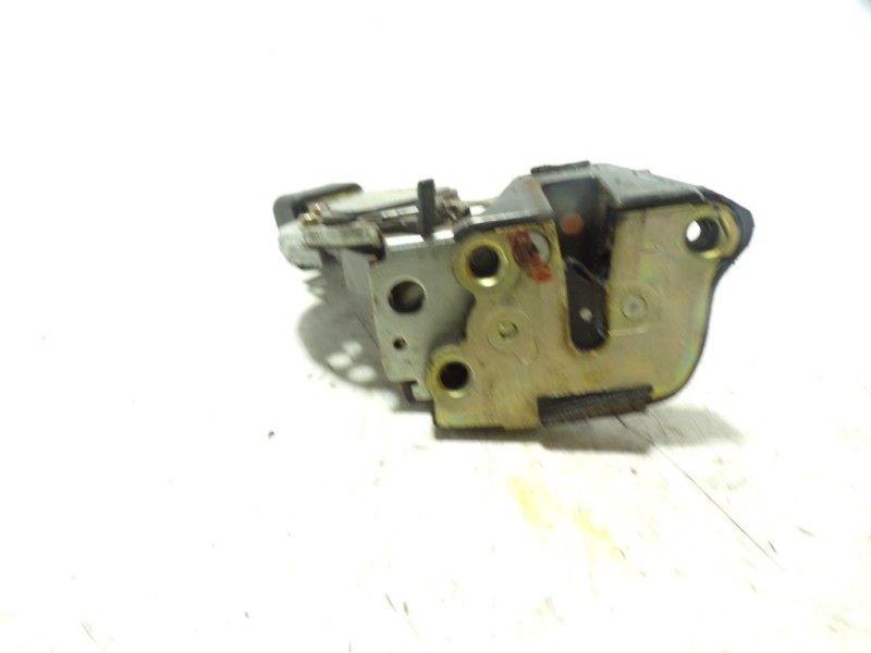 Recambio de cerradura puerta trasera derecha para toyota land cruiser (j9) 3.0 turbodiesel referencia OEM IAM   