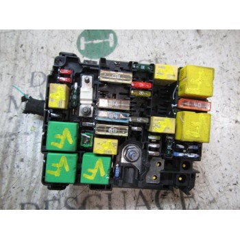 CAJA RELES / FUSIBLES 4525852 4525852