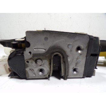 CERRADURA PUERTA DELANTERA IZQUIERDA A2047201535 A2047201535 