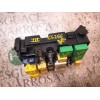 Recambio de caja reles / fusibles para peugeot 208 1.2 12v vti referencia OEM IAM  4525852 4525852