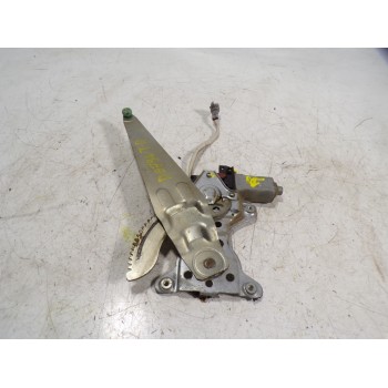 ELEVALUNAS TRASERO DERECHO 