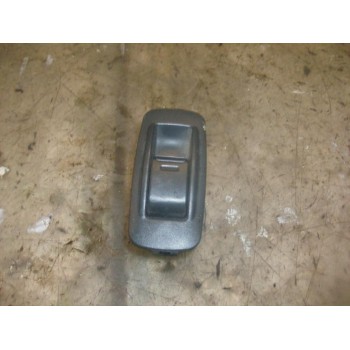 MANDO ELEVALUNAS DELANTERO DERECHO 