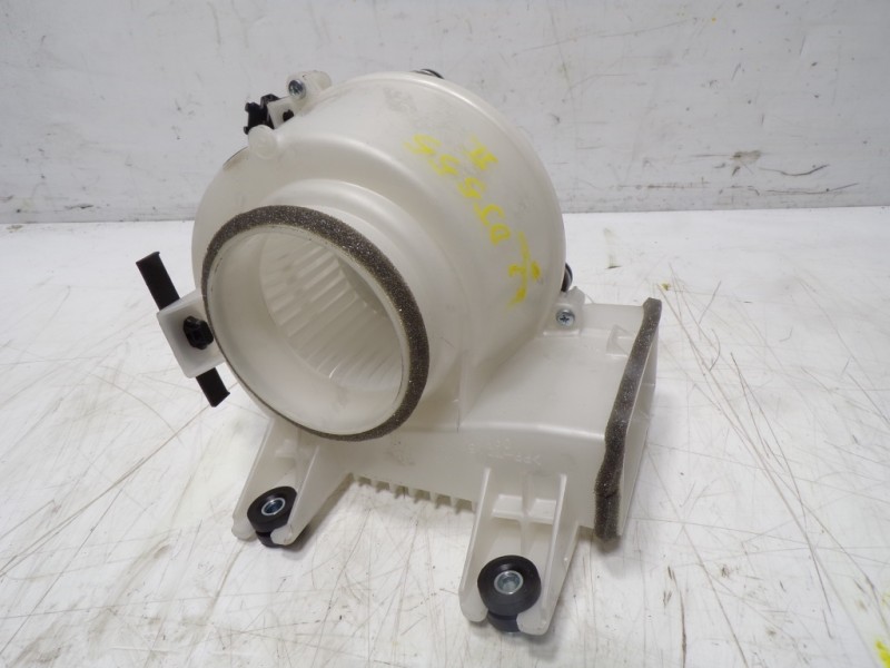 Recambio de motor calefaccion para lexus nx 300h 2wd referencia OEM IAM G923048070 G2923048070 