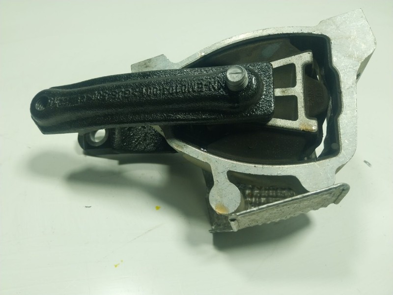 Recambio de soporte motor trasero para land rover range rover evoque referencia OEM IAM LR143677  