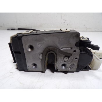 CERRADURA PUERTA TRASERA DERECHA A2047304035 A2047301435 