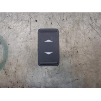 MANDO ELEVALUNAS DELANTERO DERECHO 1379197 6M2T14529DA 