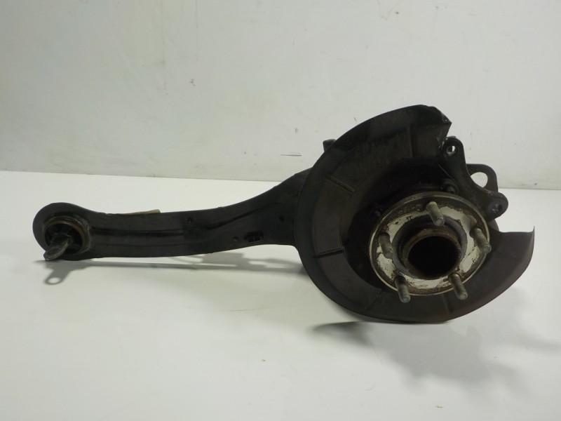 Recambio de mangueta trasera izquierda para ford focus lim. (cb8) 1.0 ecoboost cat referencia OEM IAM 1780077 BV615A969CC 