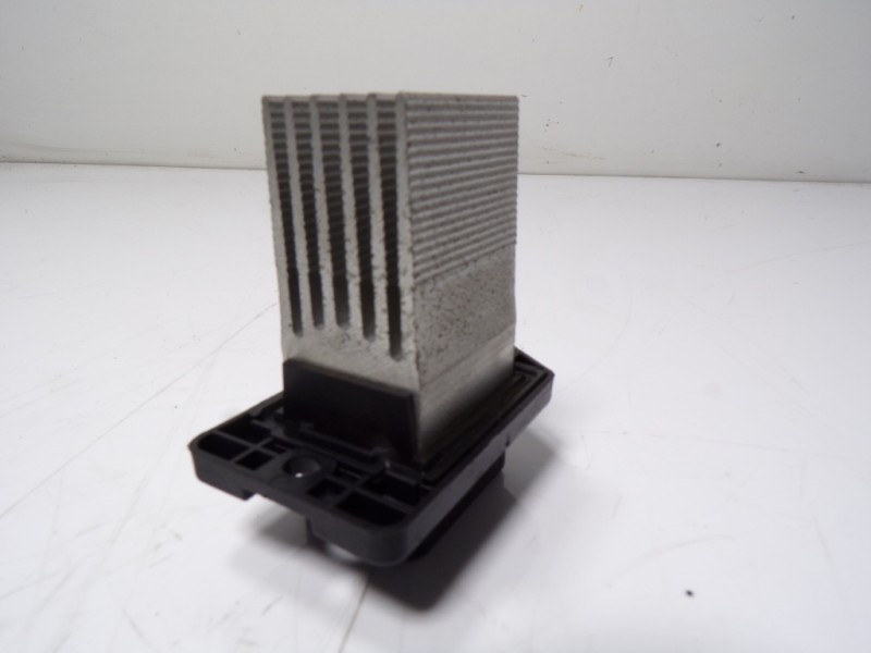 Recambio de resistencia calefaccion para hyundai i40 1.7 crdi cat referencia OEM IAM 971792J000  