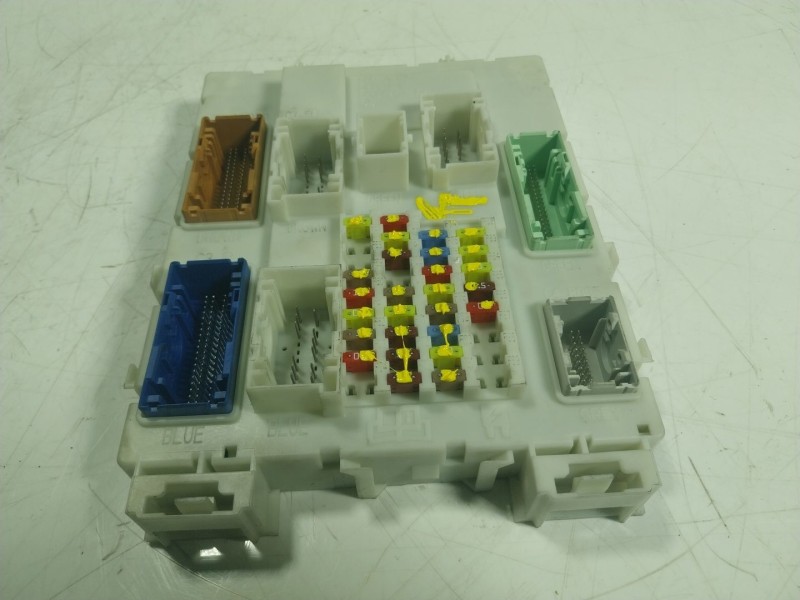 Recambio de caja reles / fusibles para ford focus iii 1.0 ecoboost referencia OEM IAM 2506087 F1FT114014CGC 