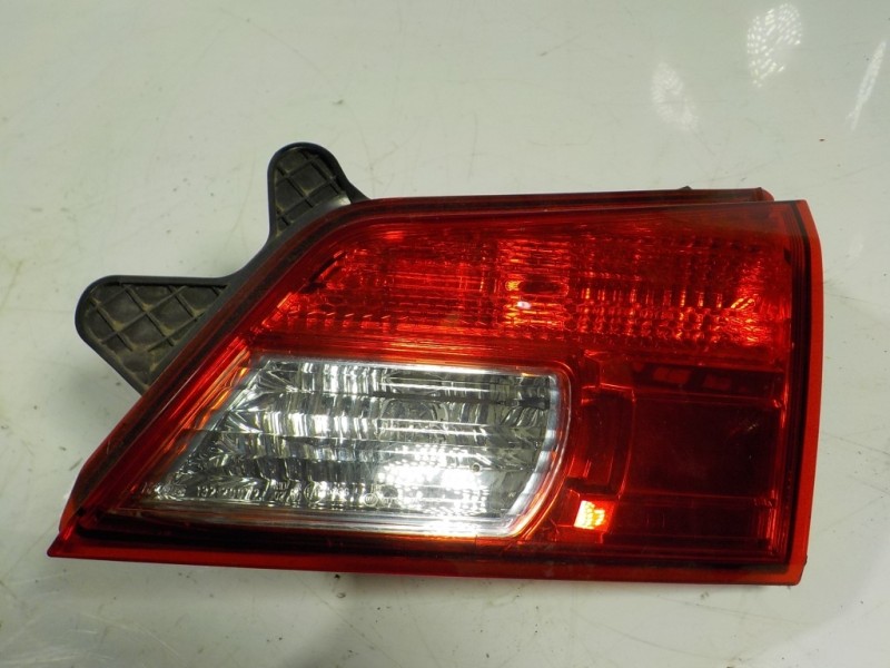 Recambio de piloto trasero derecho interior para subaru legacy kombi/outback b14 2.0 diesel cat referencia OEM IAM   