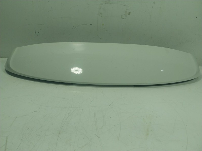 Recambio de aleron trasero para renault zoe 68 kw referencia OEM IAM  960306120R 