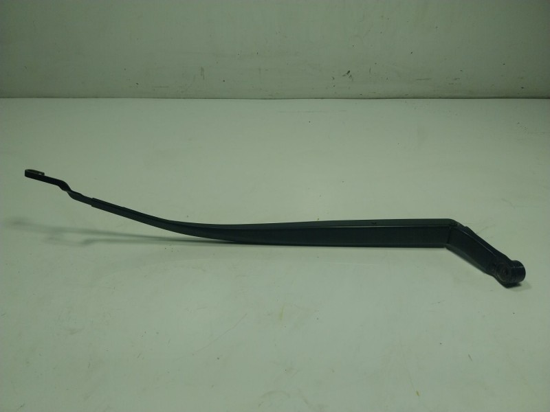 Recambio de brazo limpia delantero derecho para toyota prius (_w3_) 1.8 hybrid (zvw3_) referencia OEM IAM   