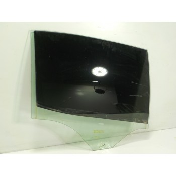 CRISTAL PUERTA TRASERO DERECHO 823004080R 