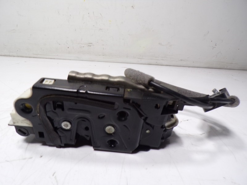 Recambio de cerradura puerta delantera derecha para volkswagen tiguan (5n1) 2.0 tdi referencia OEM IAM 5N1837016C 5N1837016A 