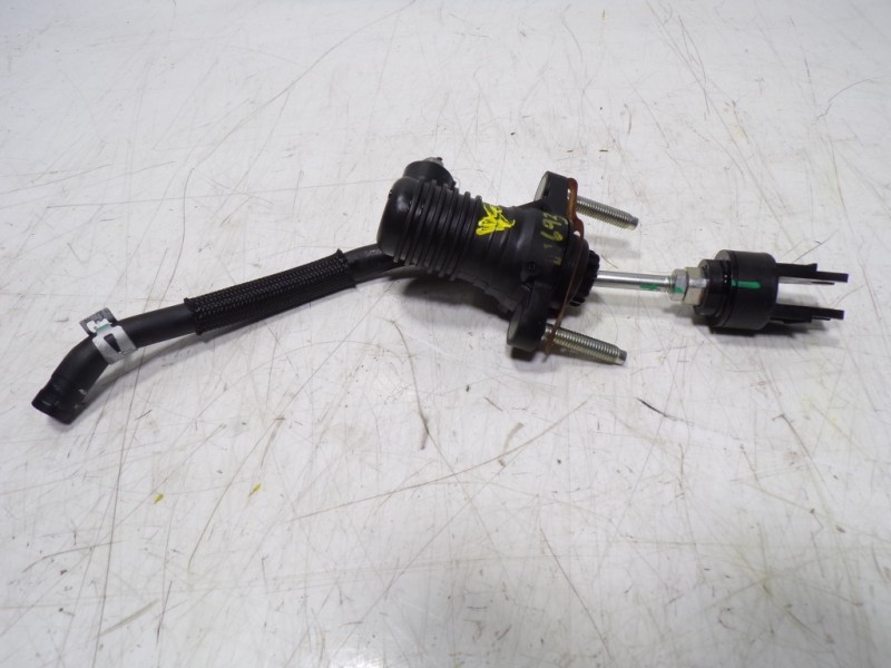 Recambio de bomba embrague para toyota hilux (3b/3c/3d) doble cabina referencia OEM IAM 314200K071  