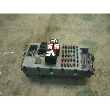 CAJA RELES / FUSIBLES 