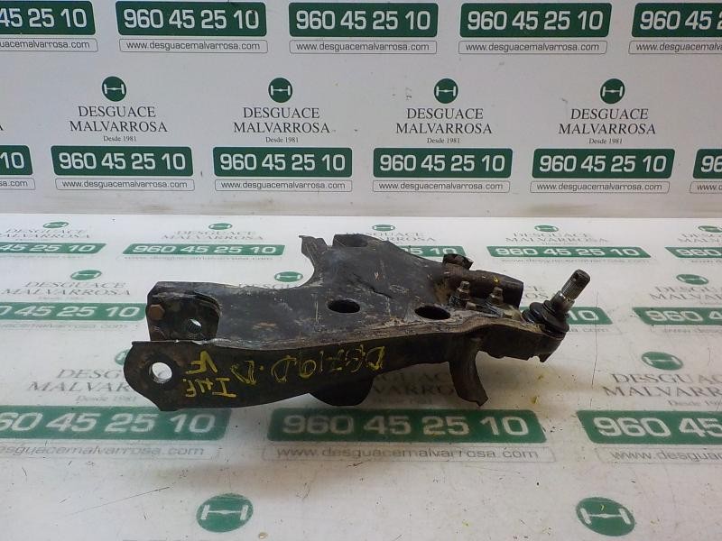 Recambio de brazo suspension inferior delantero derecho para nissan terrano/terrano.ii (r20) 2.7 turbodiesel referencia OEM IAM 