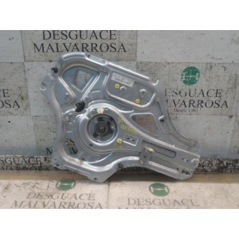 ELEVALUNAS DELANTERO DERECHO 824023F010 