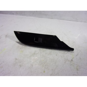 MANDO ELEVALUNAS DELANTERO DERECHO 848100D300 