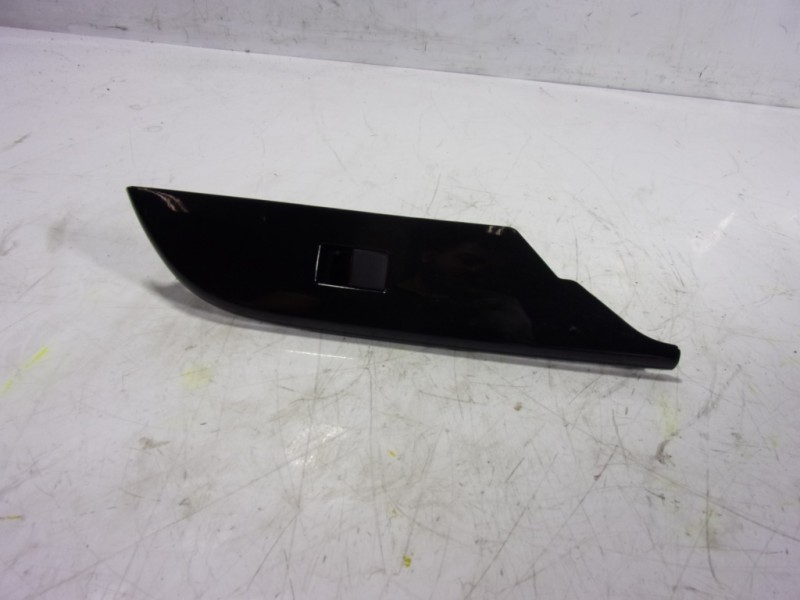 Recambio de mando elevalunas delantero derecho para toyota hilux (3b/3c/3d) doble cabina referencia OEM IAM 848100D300  