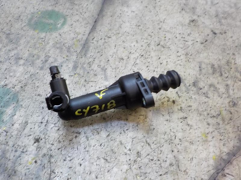 Recambio de bombin embrague para audi a1 sportback (8xf) attraction referencia OEM IAM 5Q0721261D  