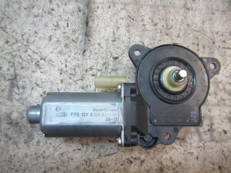 Recambio de motor elevalunas delantero derecho para ford fiesta (cbk) 1.4 tdci cat referencia OEM IAM   