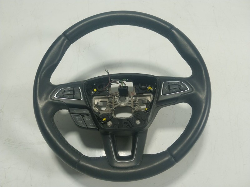 Recambio de volante para ford focus iii 1.0 ecoboost referencia OEM IAM 2014556  