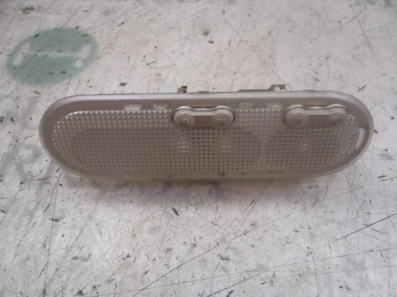 Recambio de piloto interior para renault modus confort dynamique referencia OEM IAM 8200073231  