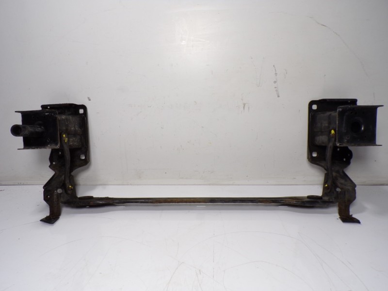 Recambio de travesaño inferior para mercedes-benz clase r (w251) 3.0 cdi cat referencia OEM IAM A2516201234  