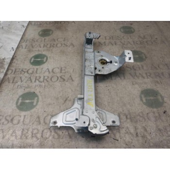 ELEVALUNAS TRASERO DERECHO 