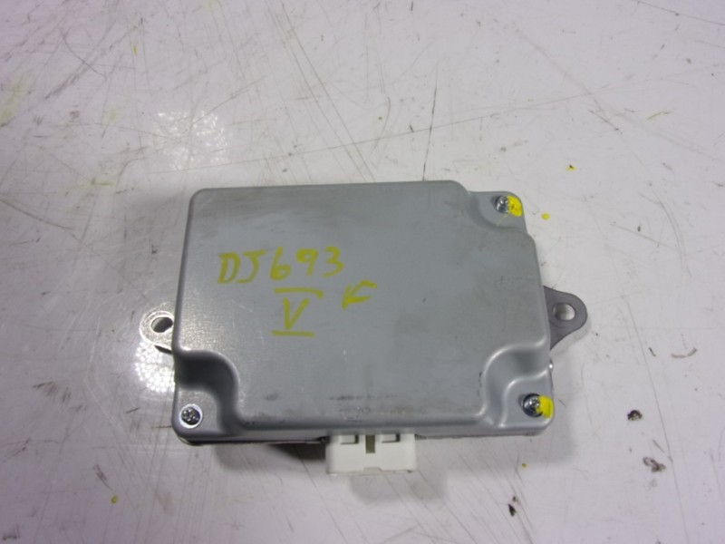 Recambio de modulo electronico para toyota hilux (3b/3c/3d) doble cabina referencia OEM IAM  21729581240 