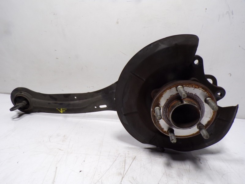 Recambio de mangueta trasera izquierda para ford focus lim. 1.0 ecoboost cat referencia OEM IAM 1780077  