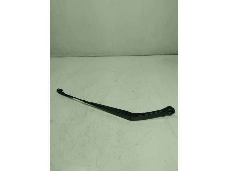 Recambio de brazo limpia delantero izquierdo para jaguar e-pace 2.0 diesel cat referencia OEM IAM J9C7274  J9C317527AA