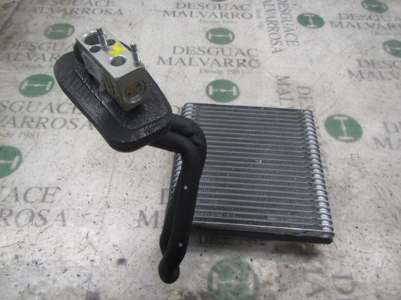 Recambio de evaporador aire acondicionado para ford fiesta (ccn) trend referencia OEM IAM 2109235  