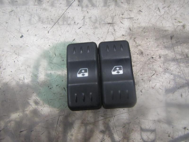 Recambio de mando elevalunas delantero izquierdo para dacia logan 1.5 dci diesel cat referencia OEM IAM   