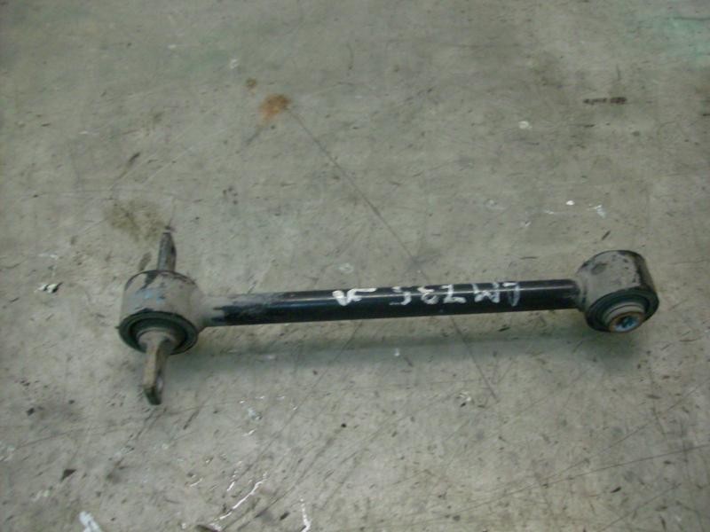 Recambio de brazo suspension superior trasero derecho para volvo v40 familiar 1.8 evolution referencia OEM IAM   