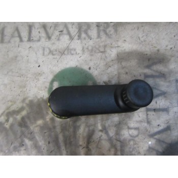 MANETA ELEVALUNAS TRASERA DERECHA 8200673745 