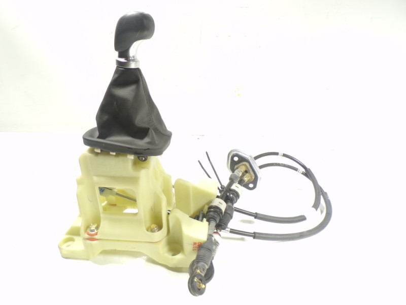 Recambio de palanca cambio para hyundai i10 1.0 cat referencia OEM IAM 43700B40204X  