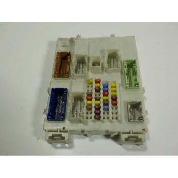 CAJA RELES / FUSIBLES JV6T14A073EC GT81451161219 GV6T14A073EH