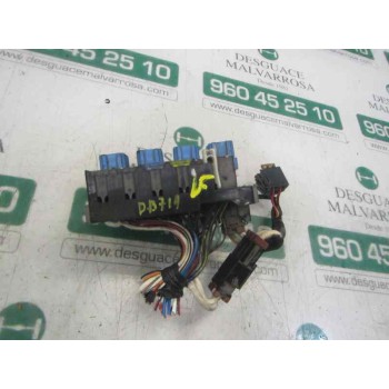 CAJA RELES / FUSIBLES 