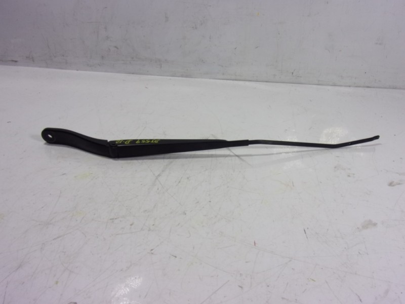 Recambio de brazo limpia delantero izquierdo para toyota proace referencia OEM IAM   